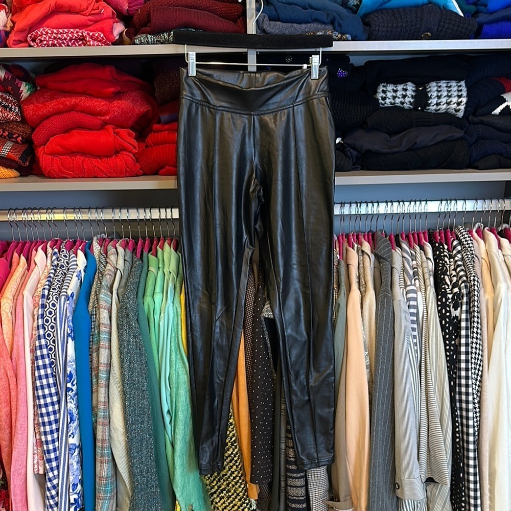 Hue black faux leather leggings size S